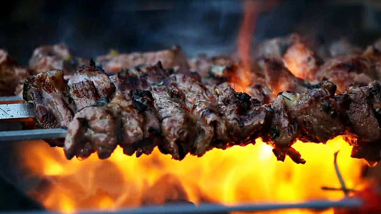 Por que os católicos não comem carne às sextas-feiras?