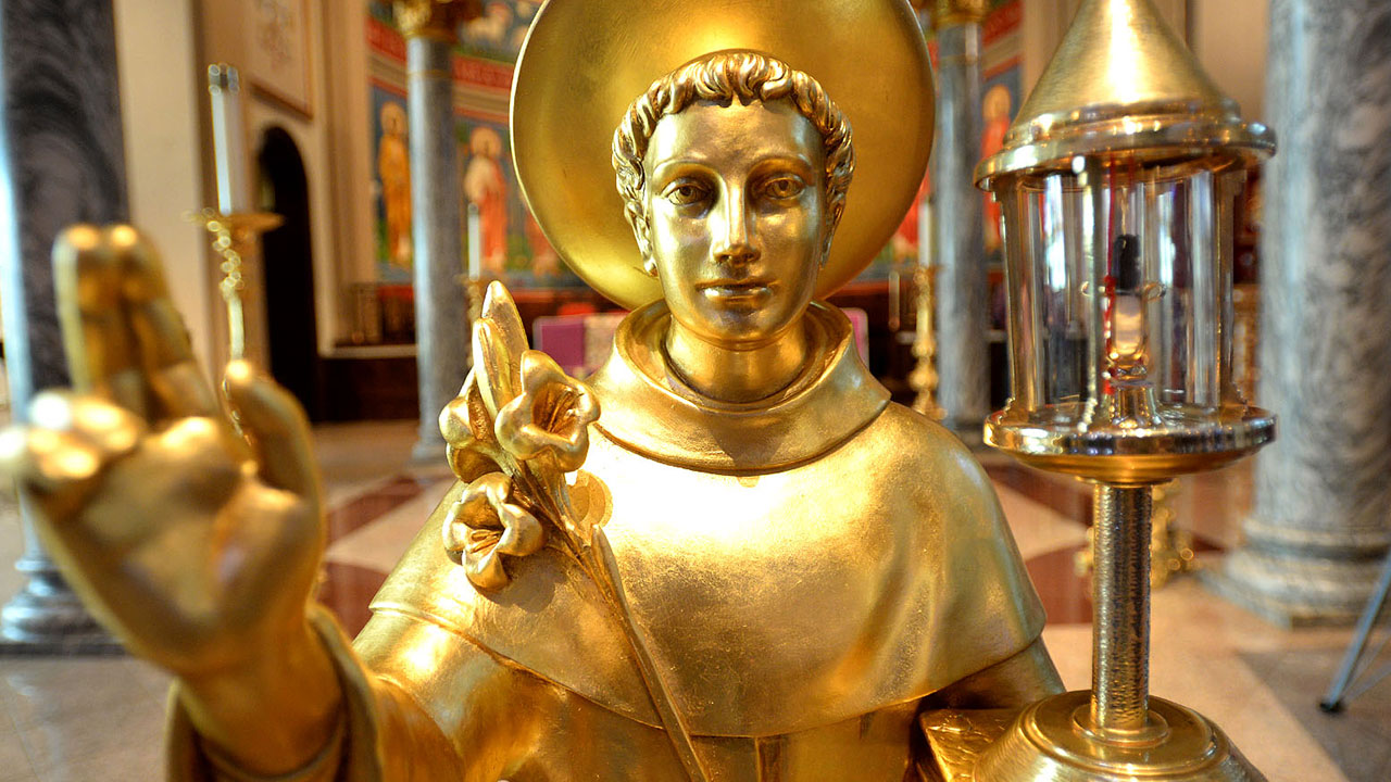 Por que a Igreja permite a veneração de relíquias?