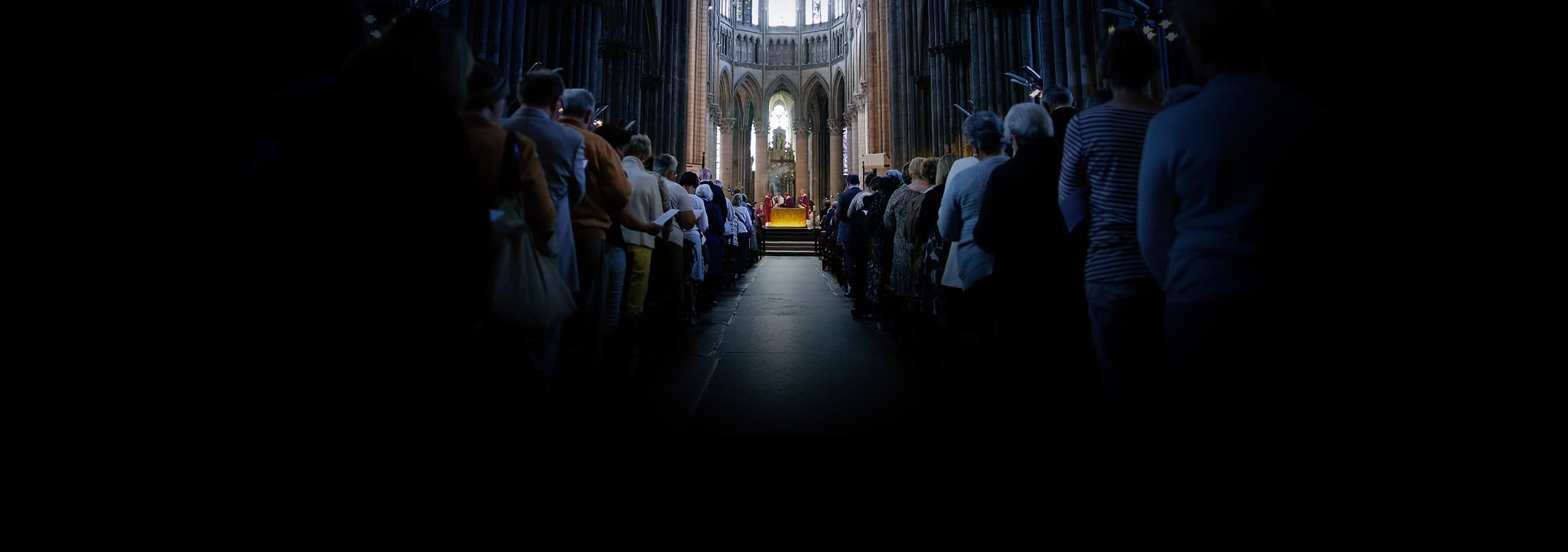 Os católicos acreditam mais na Igreja que na Bíblia?