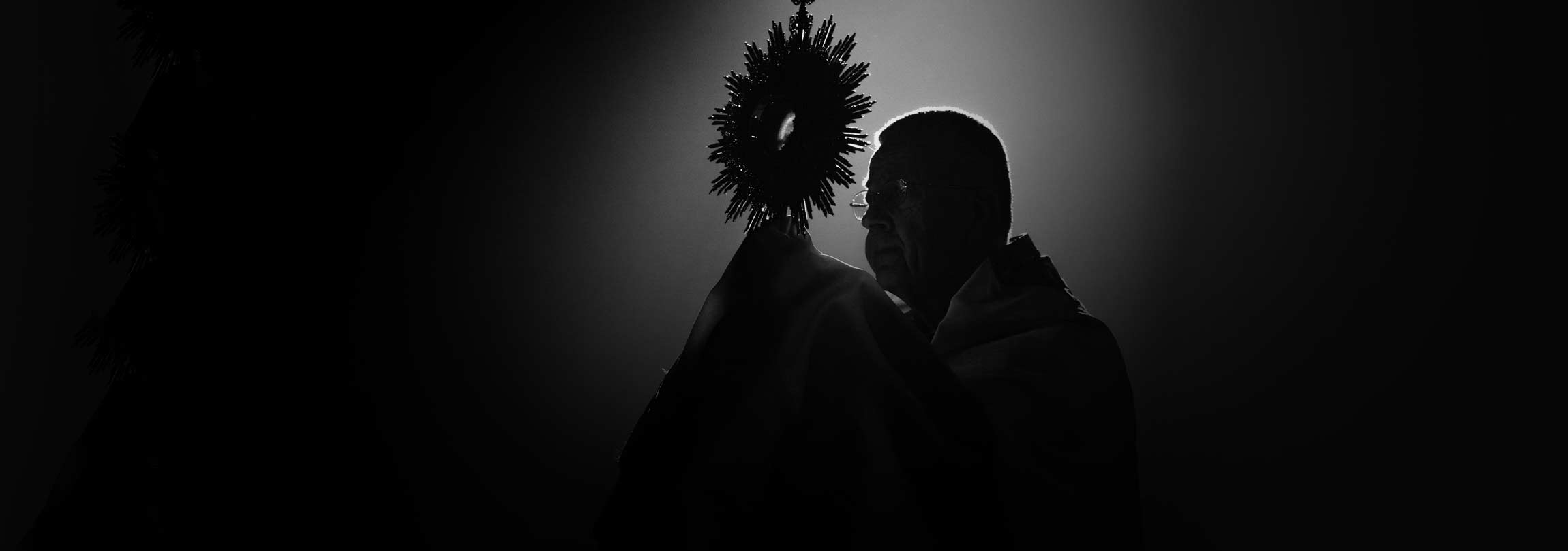 Por que os nossos corações se inflamam pela Eucaristia?