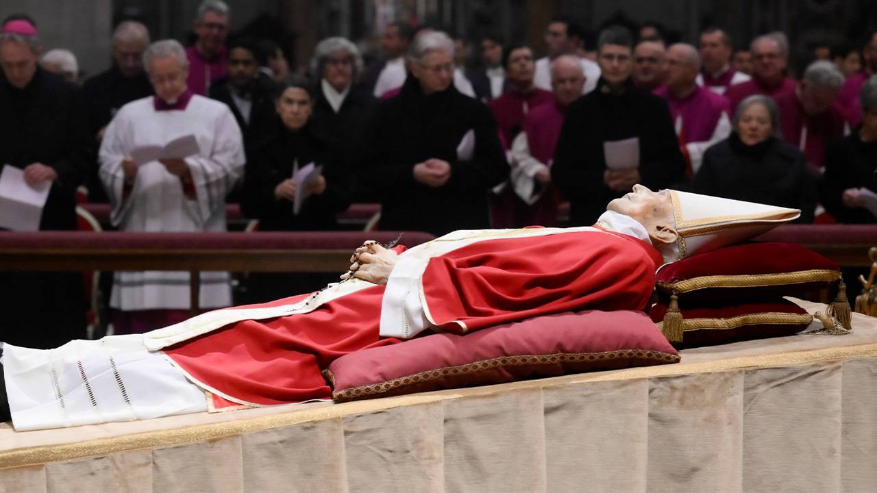 “Permanecei firmes na fé! Não vos deixeis confundir!”