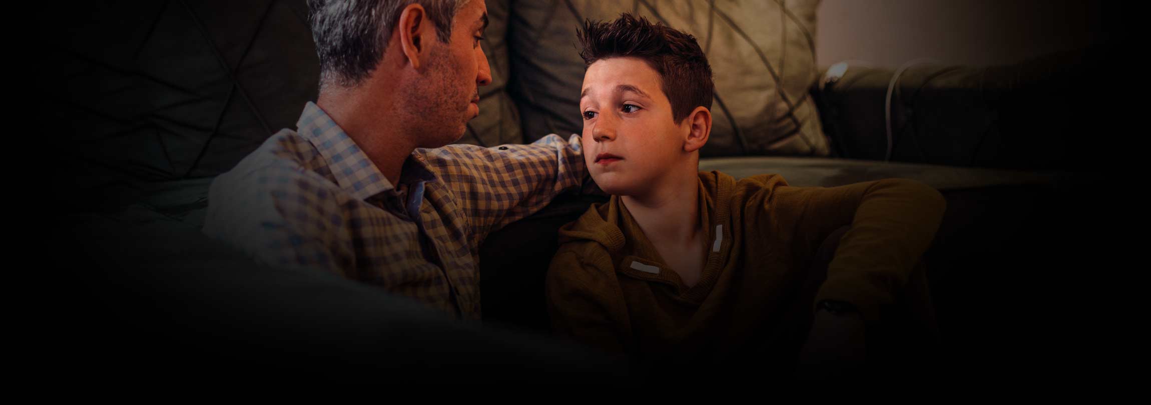 Os pais ou os pares? A tradição ou a moda?