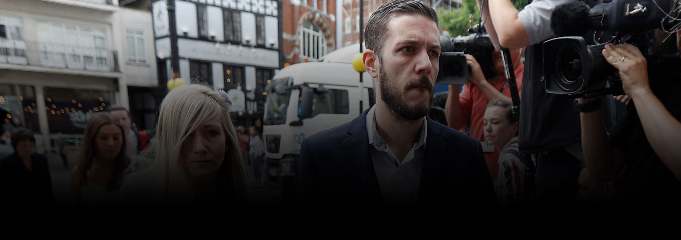 Pais dão fim a batalha legal por tratamento de Charlie Gard